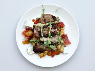 Свинина з овочами та фетою (350г)