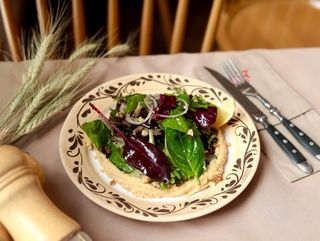 Зелений салат з хумусом та гливами 190г