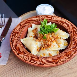Вареники з копченою куркою та картоплею (220/30г)