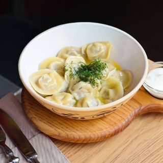 Пельмені зі свининою (200/50/30г)