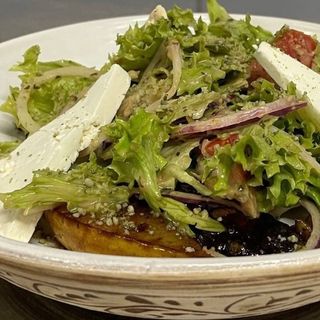 З курячою печінкою, грушею та підкопченим фермерським сиром 230г