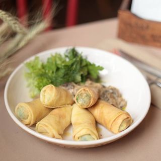 Зі шпинатом під грибною підливою (280г)