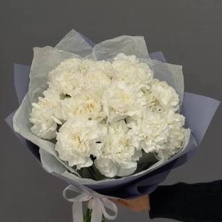 Букет із 15 білих гвоздик