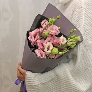 Букет із 5 рожевих еустом