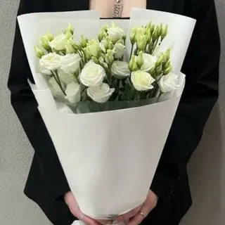 Букет із 5 білих еустом