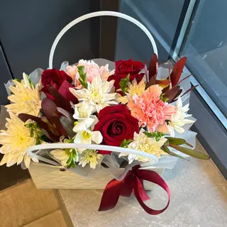 Квіти в кошику «Love Bloom»
