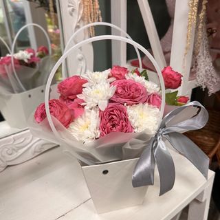 Квіти в сумці «Пелюстки кохання»