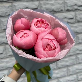Букет з 5 півоній Pink