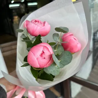 Букет із 3 півоній Pink