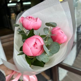 Букет із 3 півоній Pink