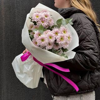 Букет із Балтика рожева 3 шт з евкаліптом