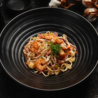 Локшина з креветками з вершково-кокосовим соусом