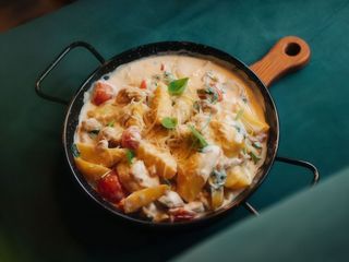 Пательня з куркою та шпинатом (700г)