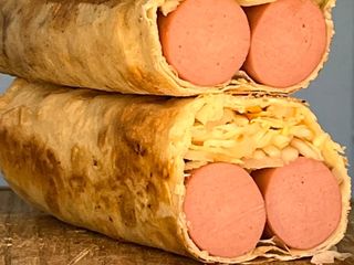 Сосиска в лаваші подвійна