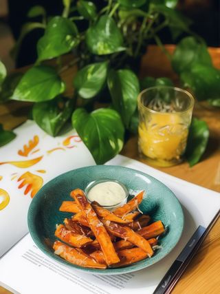 Батат фрі з трюфельним айолі (190г)