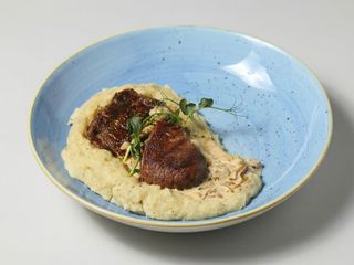 Телячі медальйони з трюфельним пюре (340г)