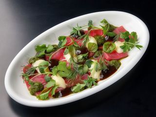 Крудо з тунця з соусом песто (100/50г)
