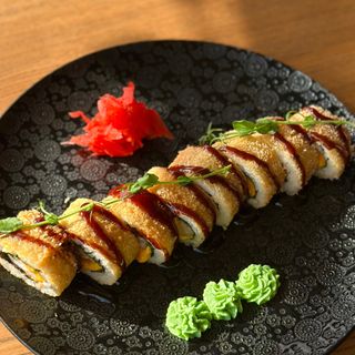 Гарячий ролл з креветкою