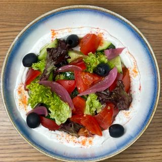 Грецький крем-салат з фети