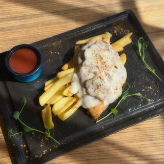 Стейк з курки під моцарелою 