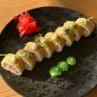 Гарячий ролл з тунцем