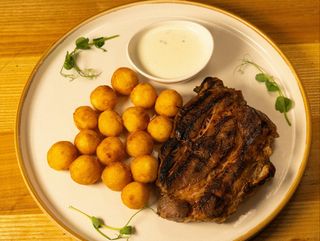 Стейк зі свинини