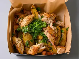 Гаряча сковорідка з м'ясом курки (330г)