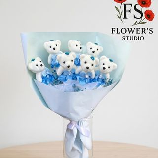 Букет з іграшок в голубому упакувані