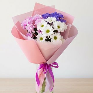 Букет з різнокольорових хризантем 3 гілки ромашковидної