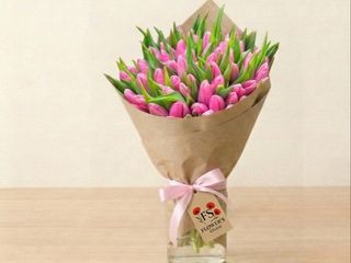 Букет 51шт рожевий  тюльпан.