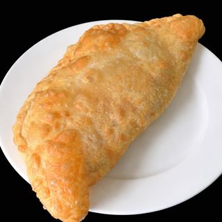 Чебурек з м'ясом та сиром