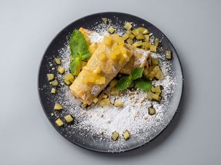 Млинці з яблуками (337г)