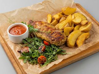 Стейк курячий з картоплею по-селянськи (300г)