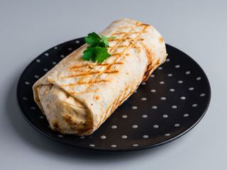 Шаурма з індичкой та сиром халумі