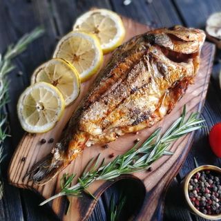 Дорадо на грилі