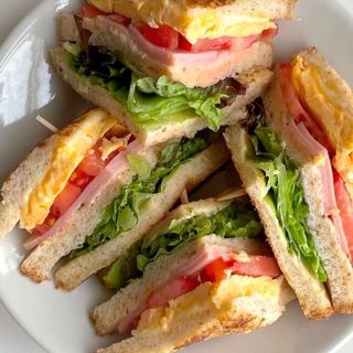 Сендвіч з салямі