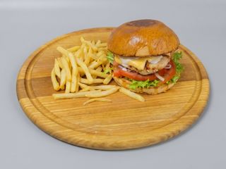 Бургер з курячою котлетою (330г)