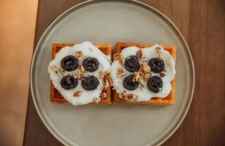 Бельгійська вафля з чорносливом (270г)