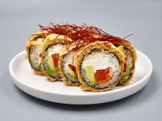 Теплий рол з лососем (300г)