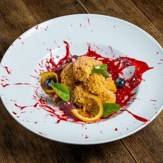 Сир Брі з малиновим соусом (220г)