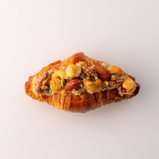 Горіховий круасан 140г