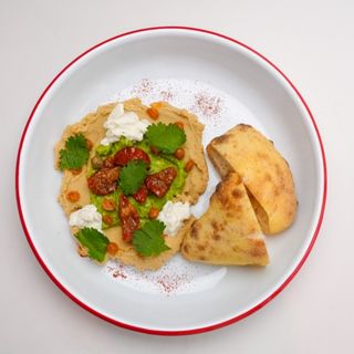 Хумус з авокадо та сиром страчателла (250г)