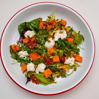 Салат овочевий з бататом (240г)