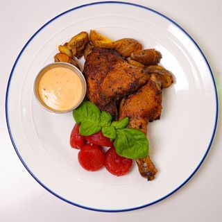 Половина курча з картоплею (400гр)