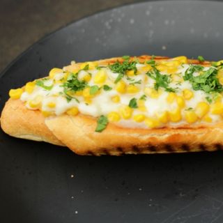 Хот-дог з рваною куркою та сиром (300г)