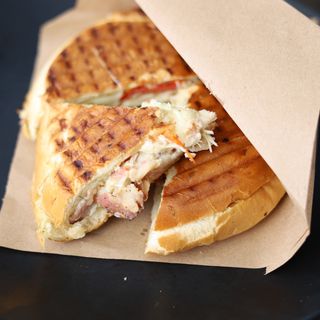 Паніні з куркою та беконом (300г)