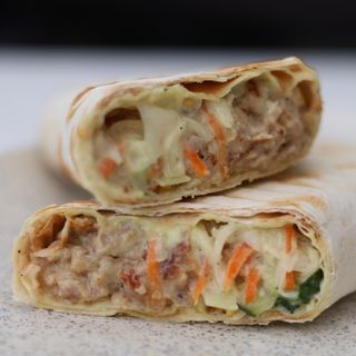 Рол з курячим фаршем та коул слоу (400г)
