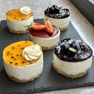 Мусовий чізкейк з маракуєю
