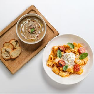 Крем суп + Паста з страчателлою