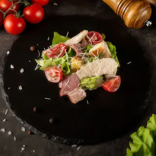 Салат Цезар із куркою